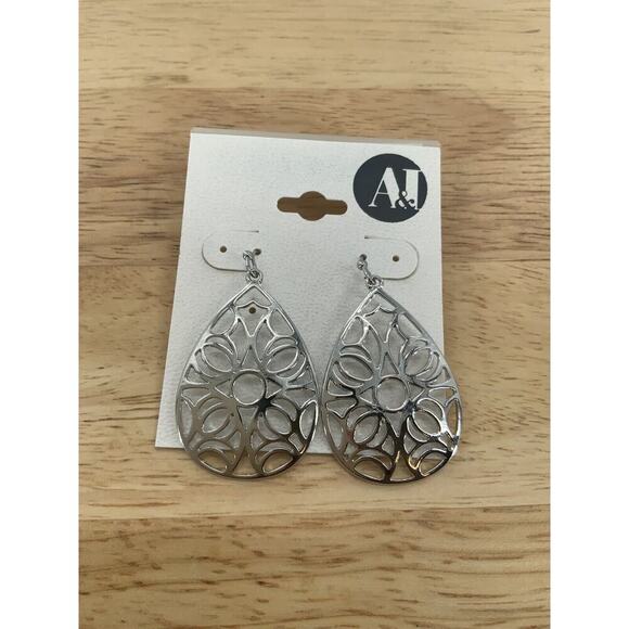 A&I Silver Tone Floral Teardrop Oval Fashion Statement Earrings NEW - Picture 3 of 8